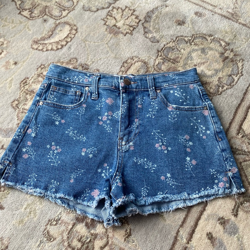 Printed Jean shorts. Sz 26 RSQ. 2” inseam, waist 13” flat. Sz 26